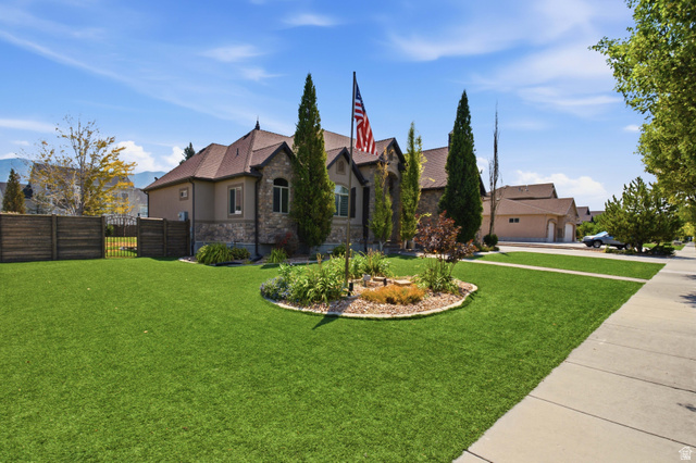 5352 N Horseshoe Dr — photo