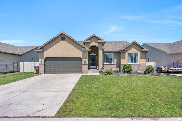 4613 E Bridleway Rd — photo