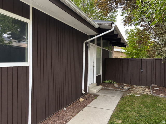 3403 S Pioneer St — photo