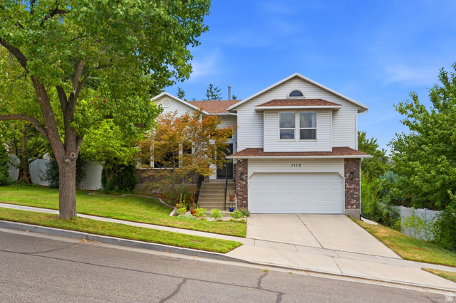 1112 E Eagle Ridge Cir — photo