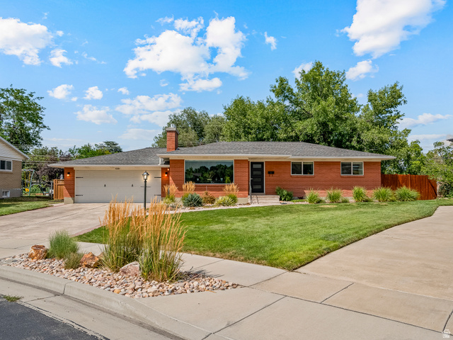 1081 E Wesley Rd — photo
