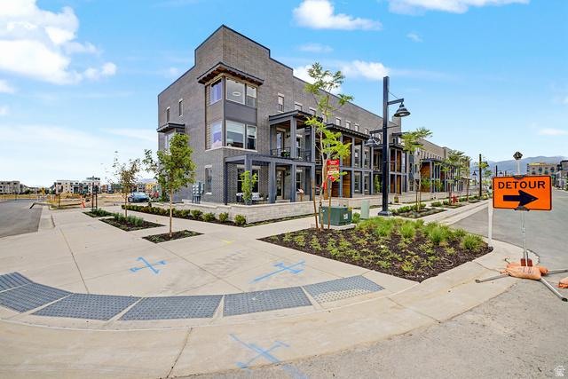 5319 W Centerfield Dr #115 — photo