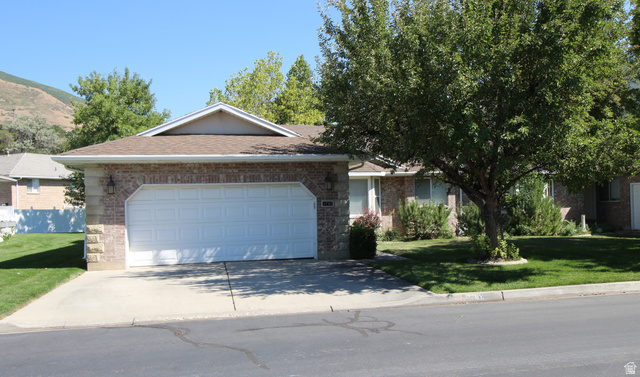 1731 Fairway Ln — photo