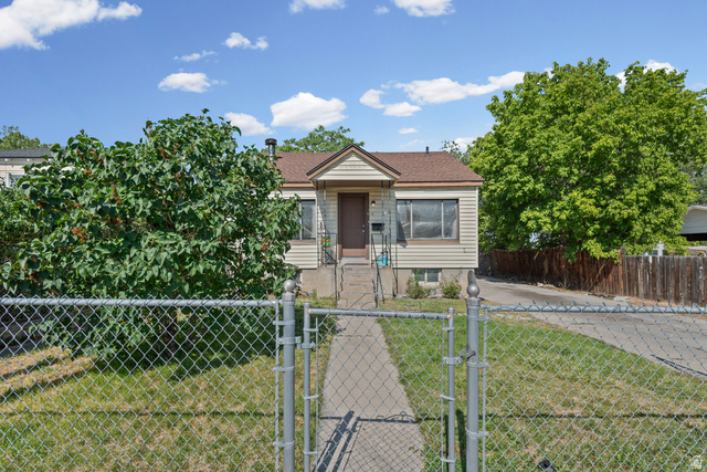 341 N 200 W — photo