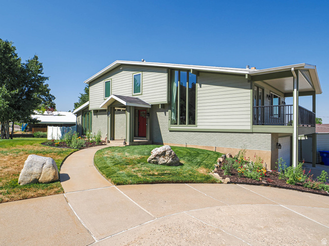 2524 S Edgehill Dr — photo