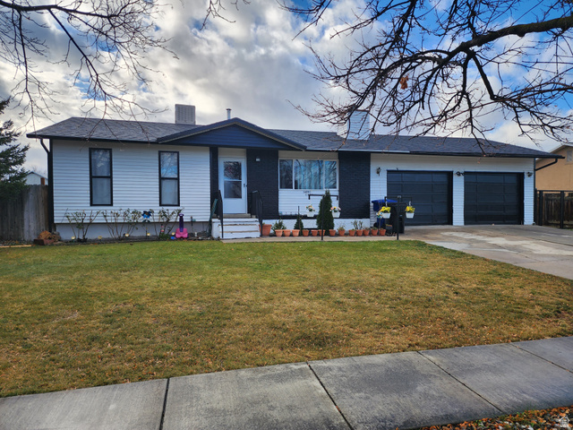 3759 W Ettenmore Cir — photo