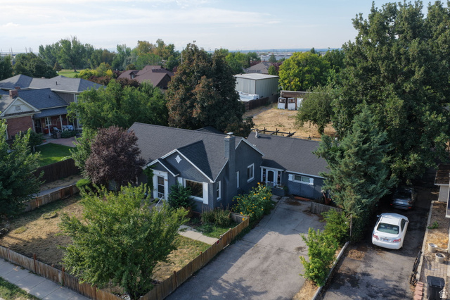 340 W Porter Ln — photo