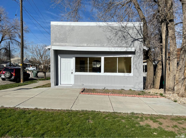 3489 S Grant Ave — photo