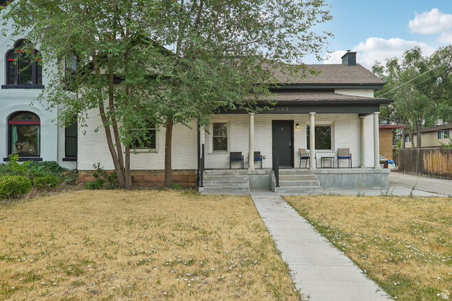 235 W 400 N — photo
