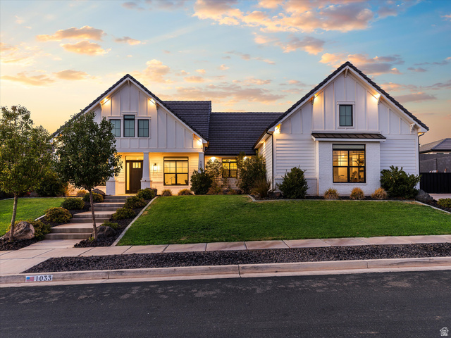 1033 E Black Oak Dr — photo
