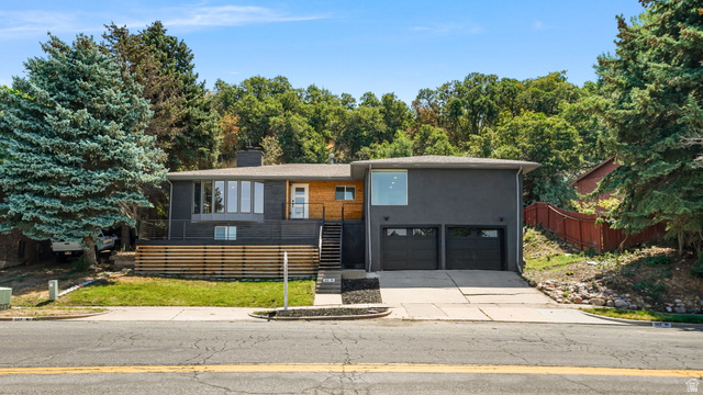 552 E Chelsea Dr — photo