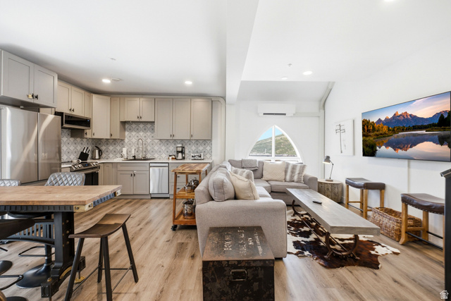 424 Park Ave #C — photo