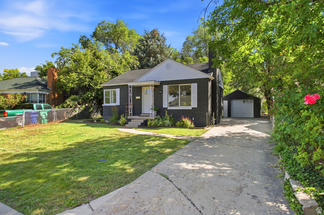 1187 E Ridgedale Cir — photo