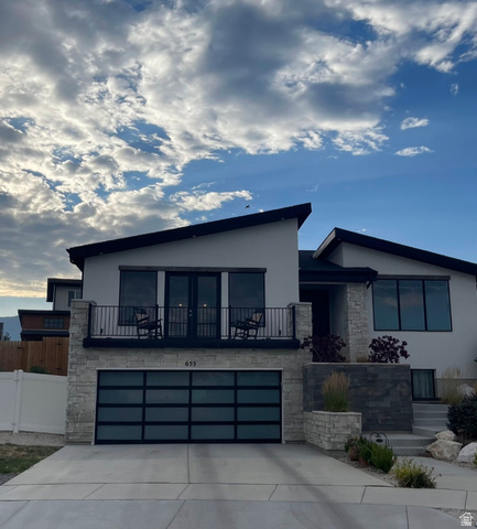655 E Oliver Rd — photo