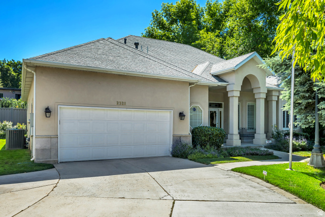 2321 E Makenna Ct — photo