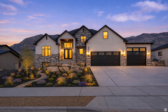 692 E Mountain Rd. — photo