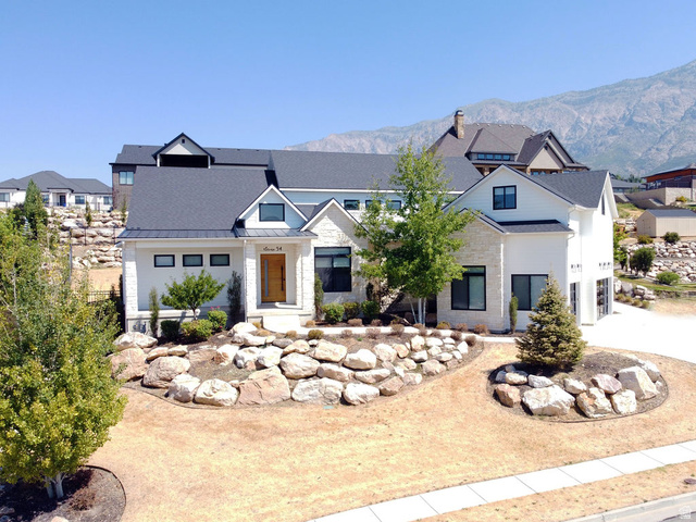 1154 Fawn Dr — photo