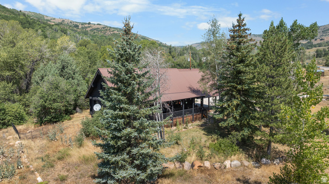 2891 N Evergreen Park Dr — photo