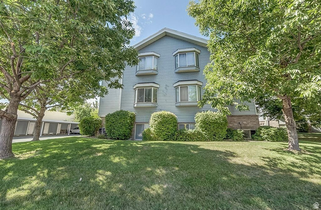 1533 N Riverside Ave #25 — photo