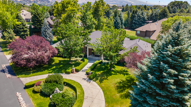 10354 N Hidden Oak Dr — photo