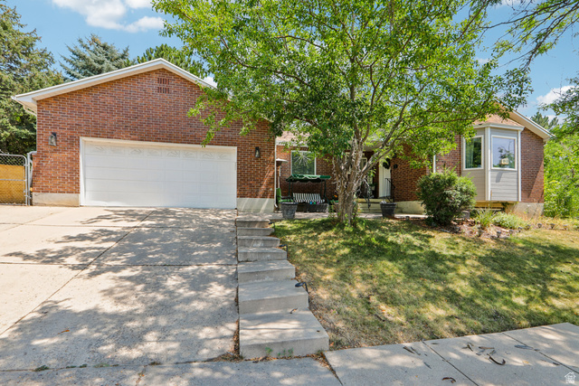 2112 N Sunset Dr — photo