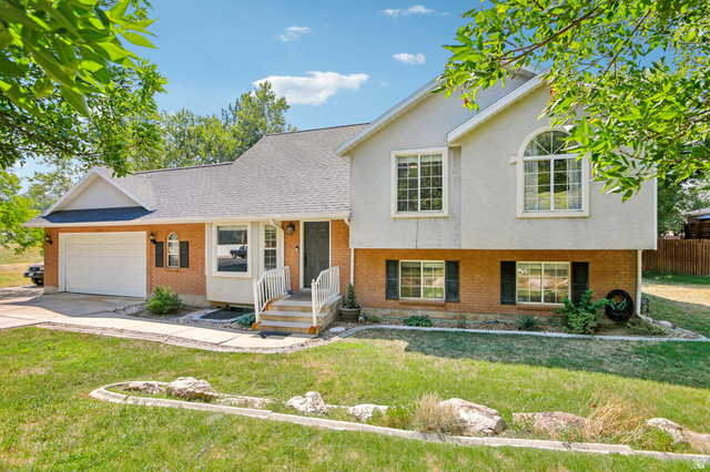 1005 Edgewood Dr — photo