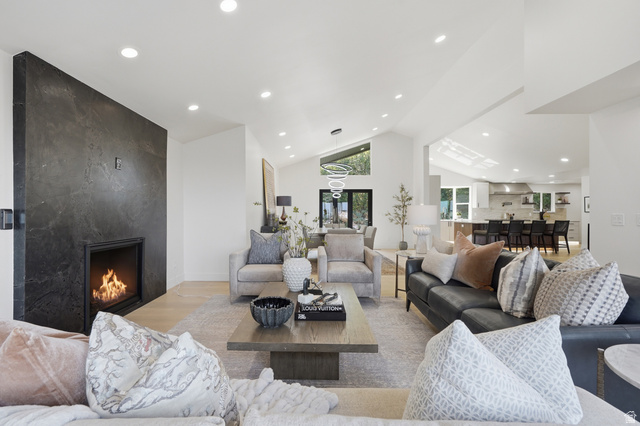 4733 S Mile High Dr — photo