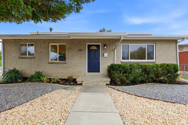 325 W Princeton Dr — photo