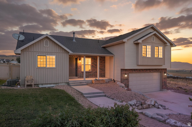 12498 W Wallace Ln — photo