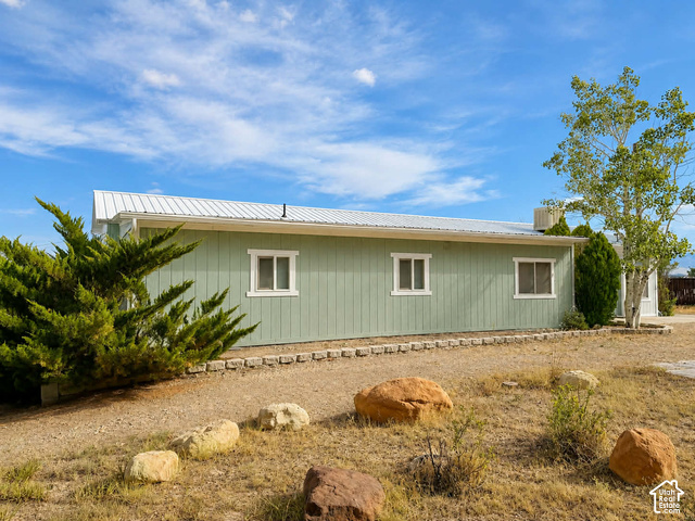 910 E Clawson Bench Rd, Clawson, UT 84516 — photo 2