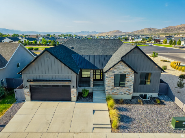 2311 E Cobble Creek Ln — photo