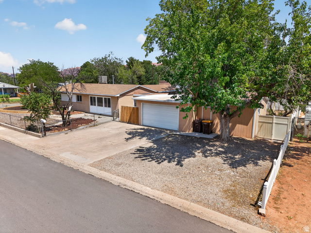 683 Mountainview Dr — photo