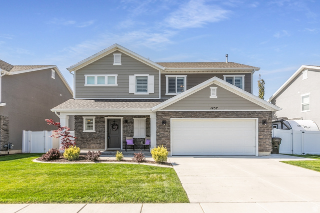 1457 W Waterfront Dr — photo