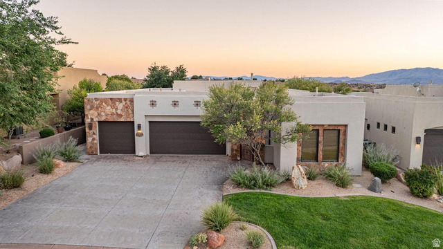 1747 W Red Cloud Cir — photo