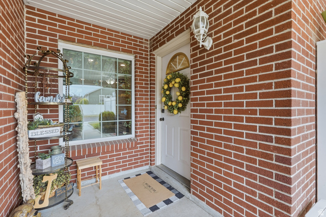 130 W Pheasantbrook Dr — photo