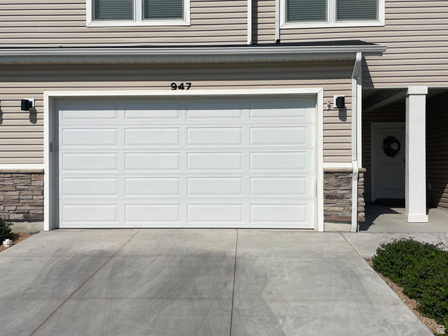 947 N 960 W — photo