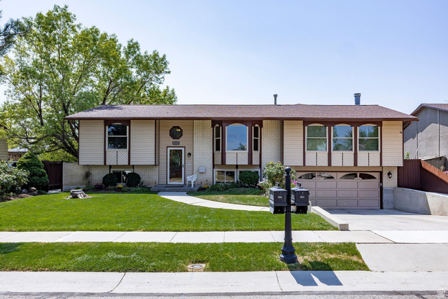 3819 W Owensboro Dr — photo