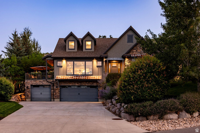 460 E Saddle Dr — photo