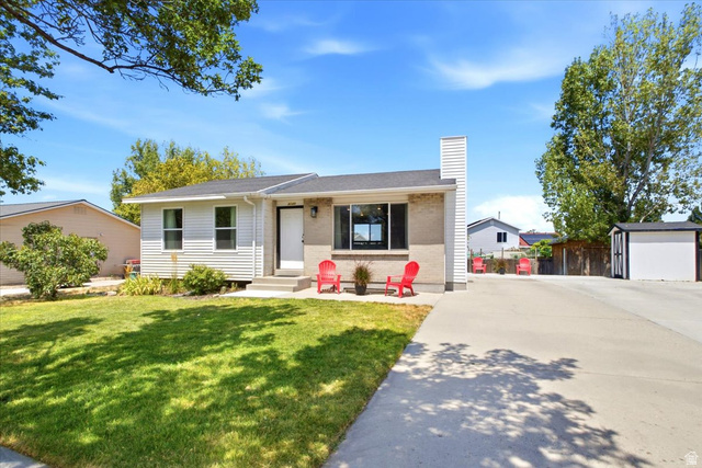 8340 W Danbury Dr — photo