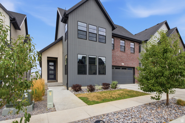 3149 N Park Cottage Way — photo