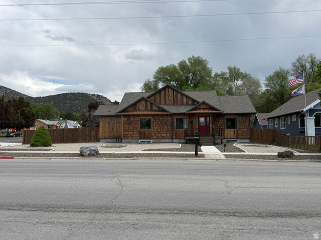 192 N 100 W — photo