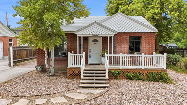1134 E Lorraine Dr — photo