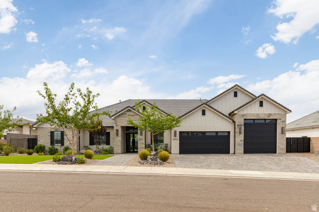 2972 E Willow Tree Ln — photo