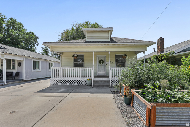 138 E Beryl Ave — photo
