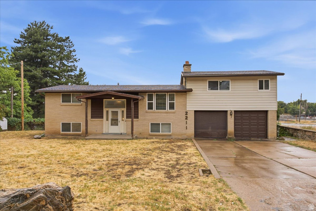 2211 Valley Dr — photo