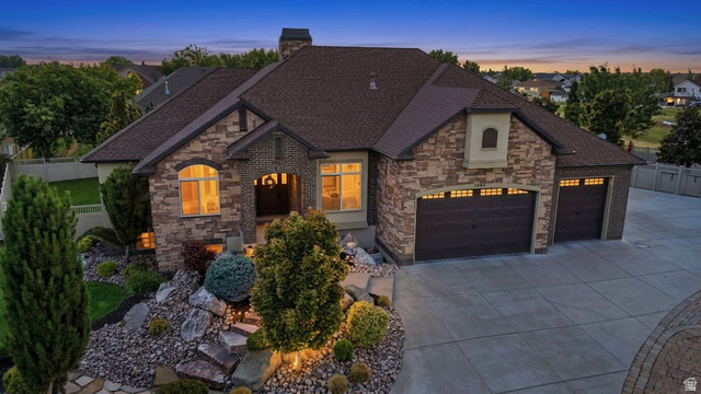 1084 Loch Lomond Cir — photo