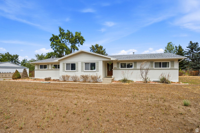 2315 E Creek Rd — photo