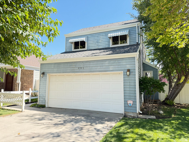 4445 S Roxborough Ct — photo