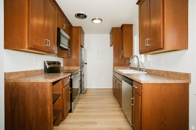 616 N Oakley St #B307 — photo