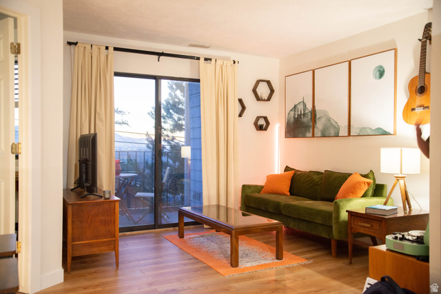 480 N Wall St #B102 — photo